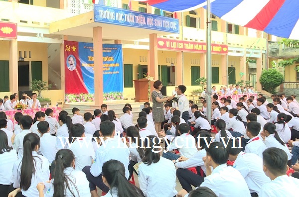   Trung tâm Bảo trợ xã hội và Công tác xã hội Hưng Yên tổ chức truyền thông về kỹ năng phòng chống bạo lực học đường và xâm hại tình dục trẻ em cho học sinh các trường THCS và Tiểu học xã Hạ Lễ, Đặng Lễ, Hồ Tùng Mậu, huyện Ân Thi.