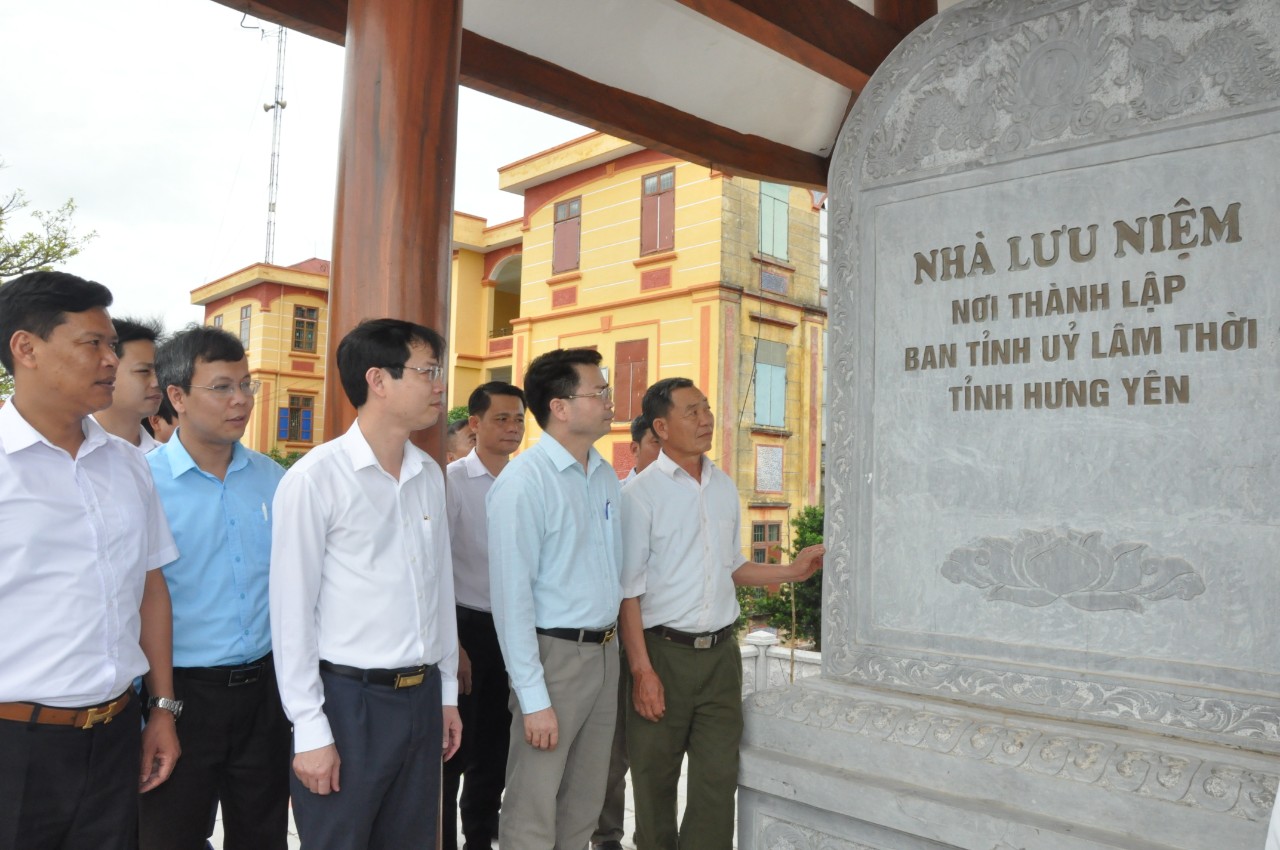   Ân Thi phát huy truyền thống cách mạng, đoàn kết, đổi mới, sáng tạo, vững vàng trên chặng đường mới