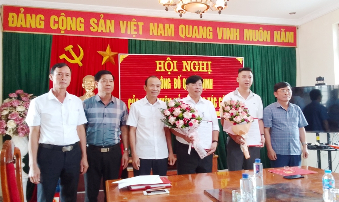   Xã Hồ Tùng Mậu: Công bố các Quyết định của Ban Thường vụ Huyện uỷ về công tác cán bộ