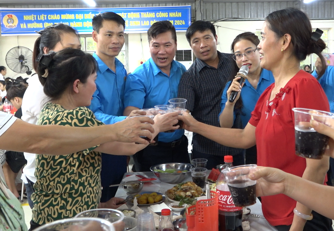   Liên đoàn Lao động huyện tổ chức chương trình “Bữa cơm Công đoàn”