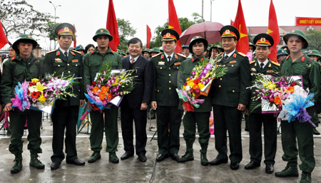   Huyện Ân Thi tưng bừng tổ chức lễ giao, nhận quân năm 2016