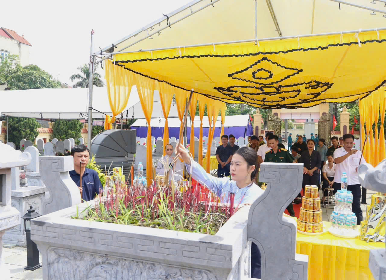 Xã Ân Thi tổ chức Lễ tâm linh và động thổ các phần mộ liệt sĩ chưa xác định được thông tin