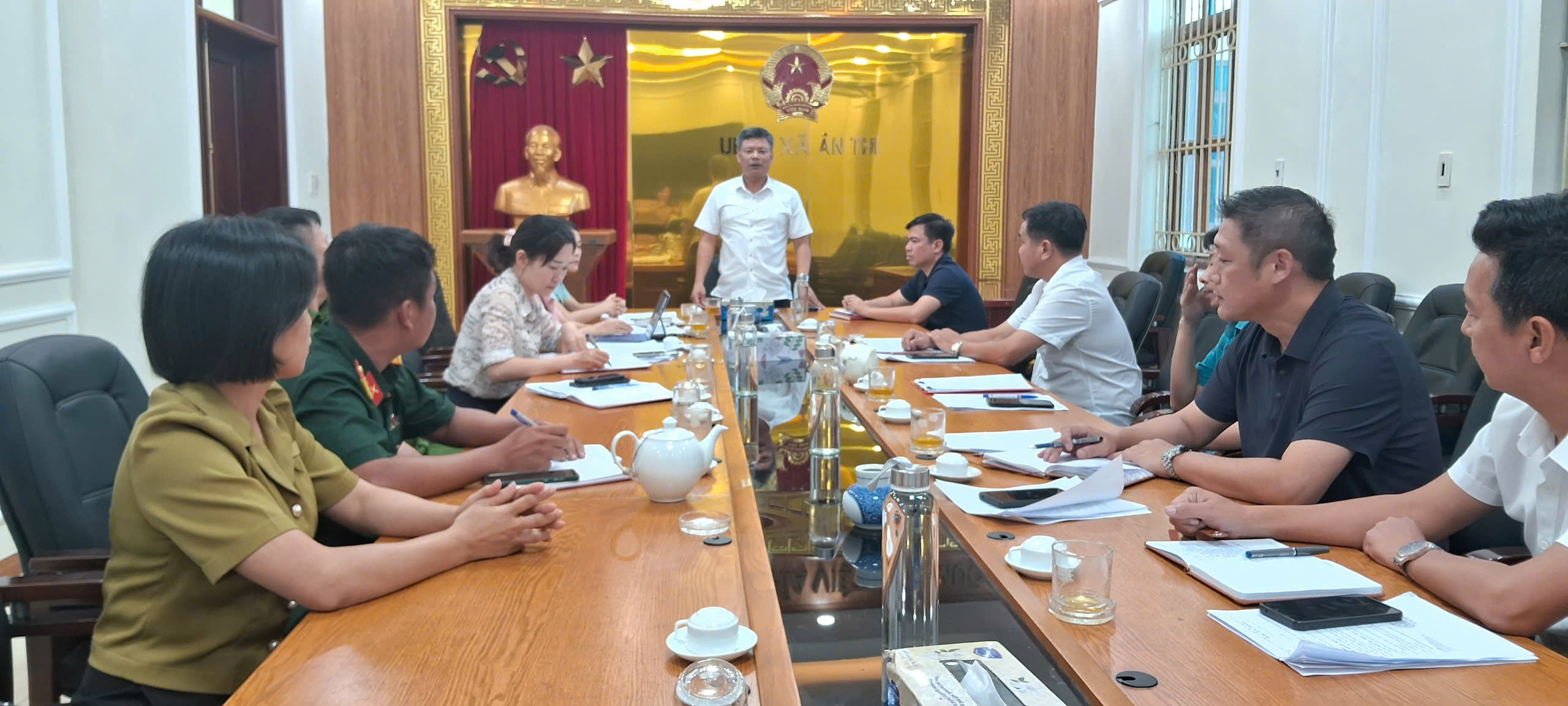UBND xã Ân Thi tổ chức họp giao ban công tác tuần, triển khai nhiệm vụ trọng tâm thời gian tới