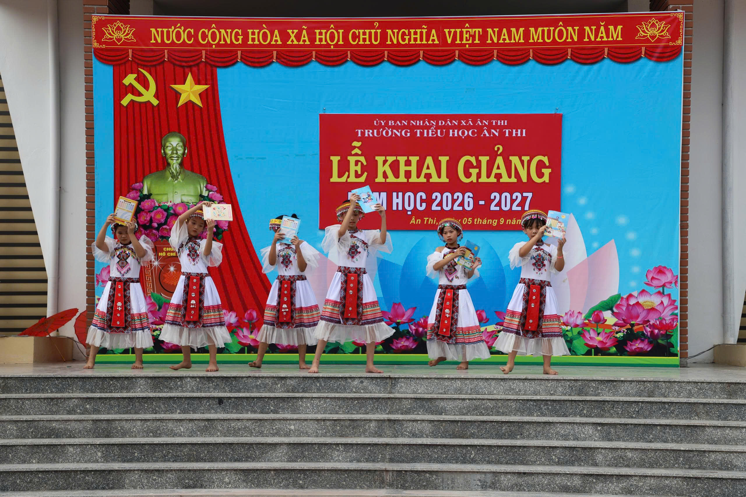 Trường Tiểu học xã Ân Thi sôi nổi chương trình văn nghệ chào mừng năm học mới 2026–2027