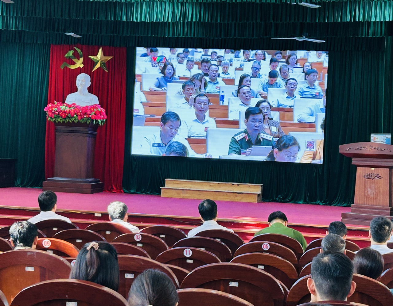 Hội nghị toàn quốc nghiên cứu, học tập, quán triệt và triển khai thực hiện Nghị quyết Hội nghị lần thứ tư Ban Chấp hành Trung ương Đảng khóa XIV