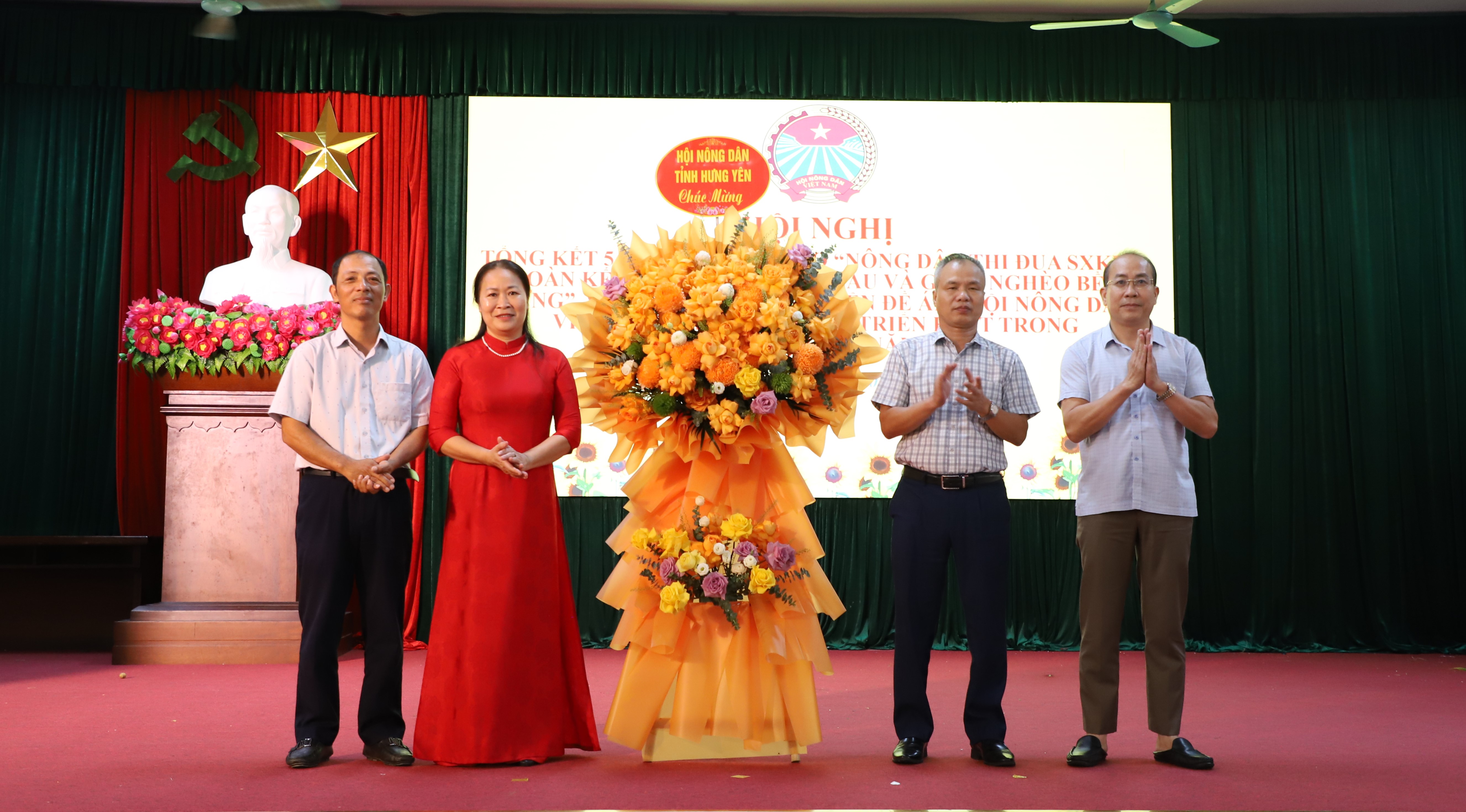 HỘI NÔNG DÂN XÃ ÂN THI TỔNG KẾT PHONG TRÀO NÔNG DÂN THI ĐUA SẢN XUẤT, KINH DOANH GIỎI GIAI ĐOẠN 2022-2027